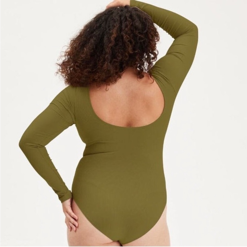 Girlfriend Ava Bateau ballerina backless ribbed bodysuit in Fern size small